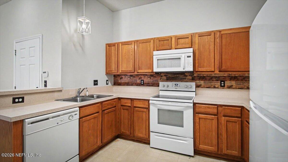 9670 AMARANTE Circle 7
