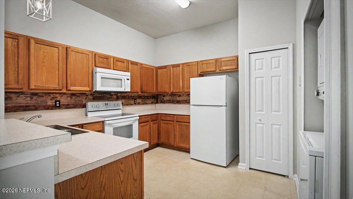 9670 AMARANTE Circle 7