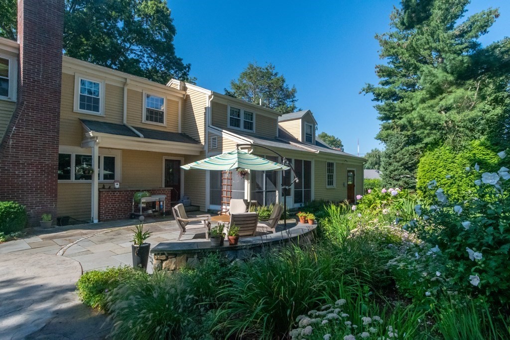 609 High Rock Street