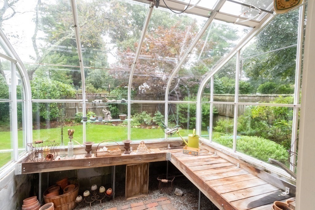 609 High Rock Street