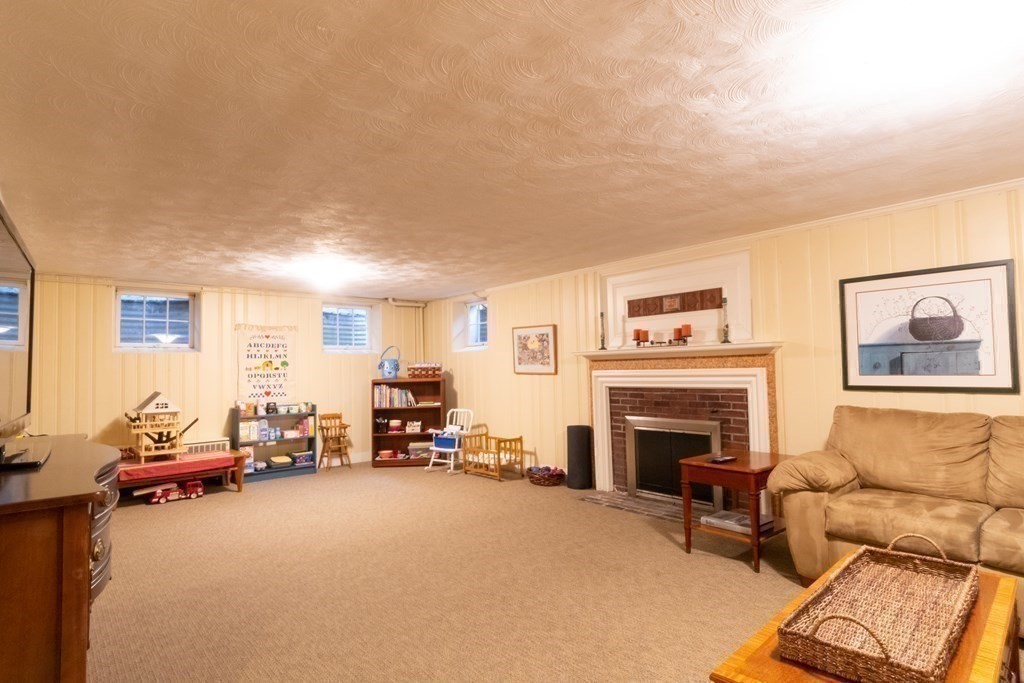 609 High Rock Street