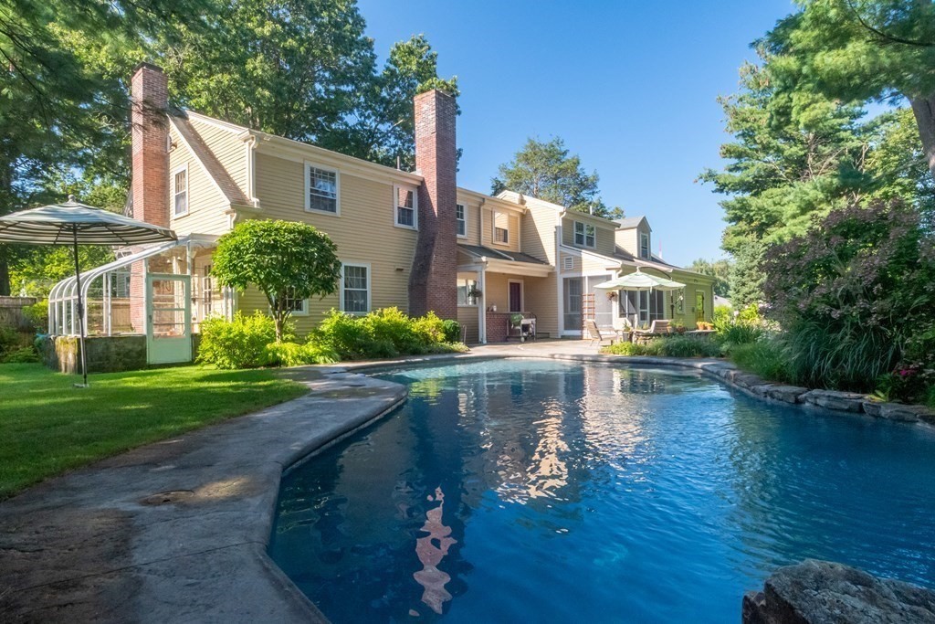 609 High Rock Street