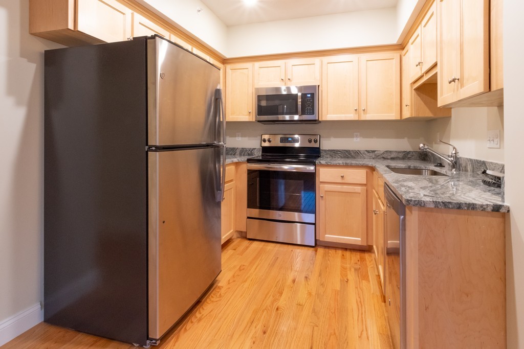 80 North Meadows Road # 201