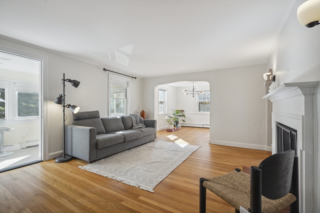 518 Great Plain Avenue # 518