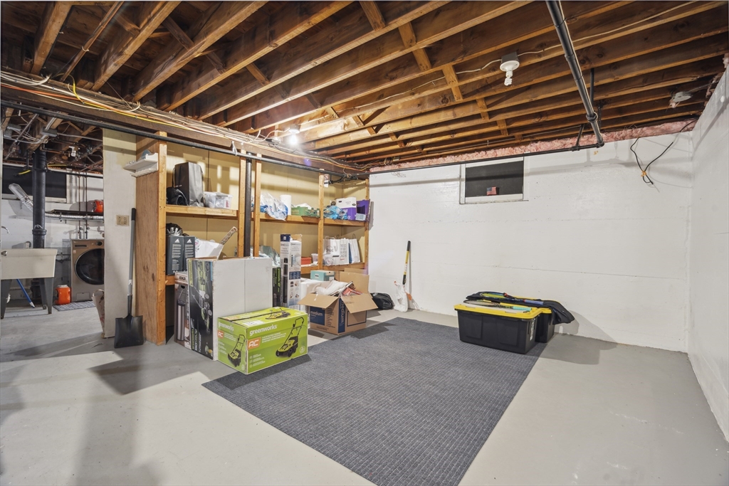 518 Great Plain Avenue # 518