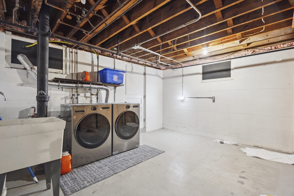 518 Great Plain Avenue # 518