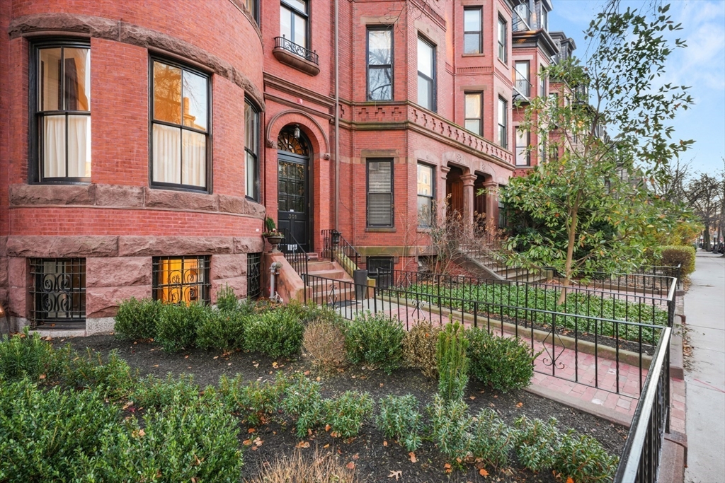 301 Beacon St