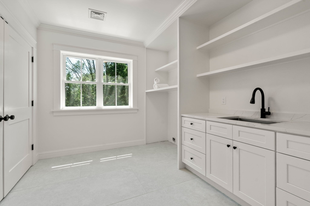 40 Myles Standish Rd