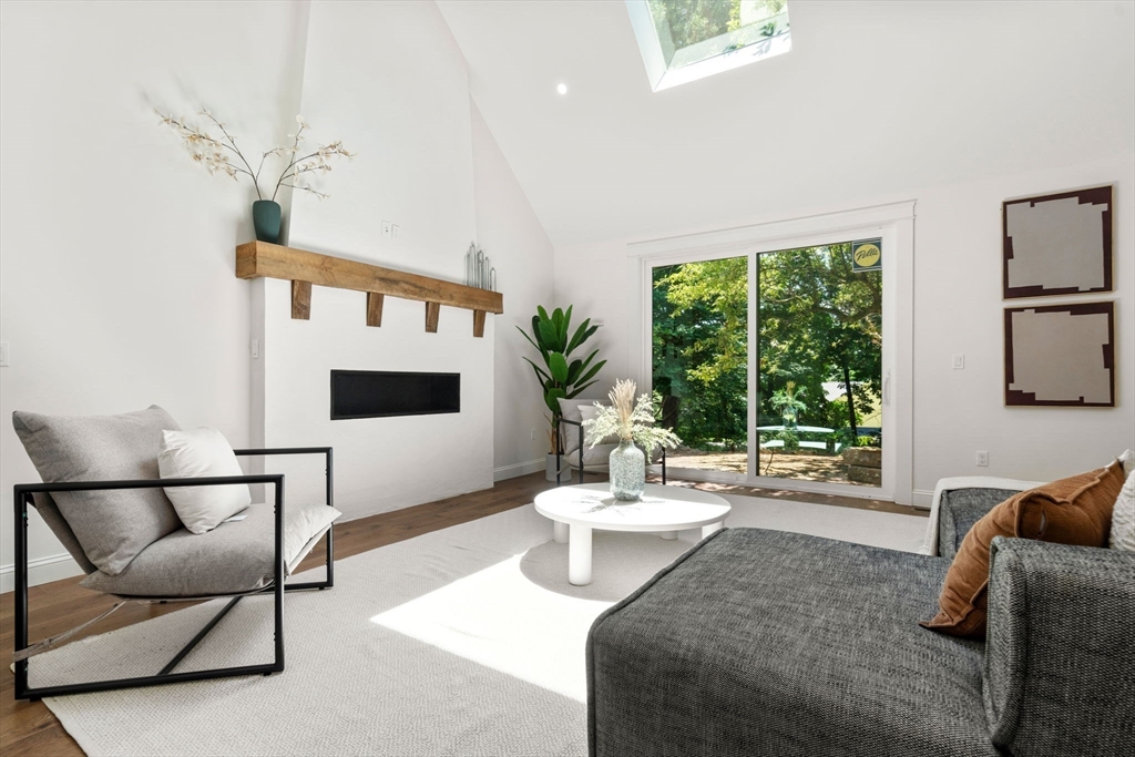 40 Myles Standish Rd