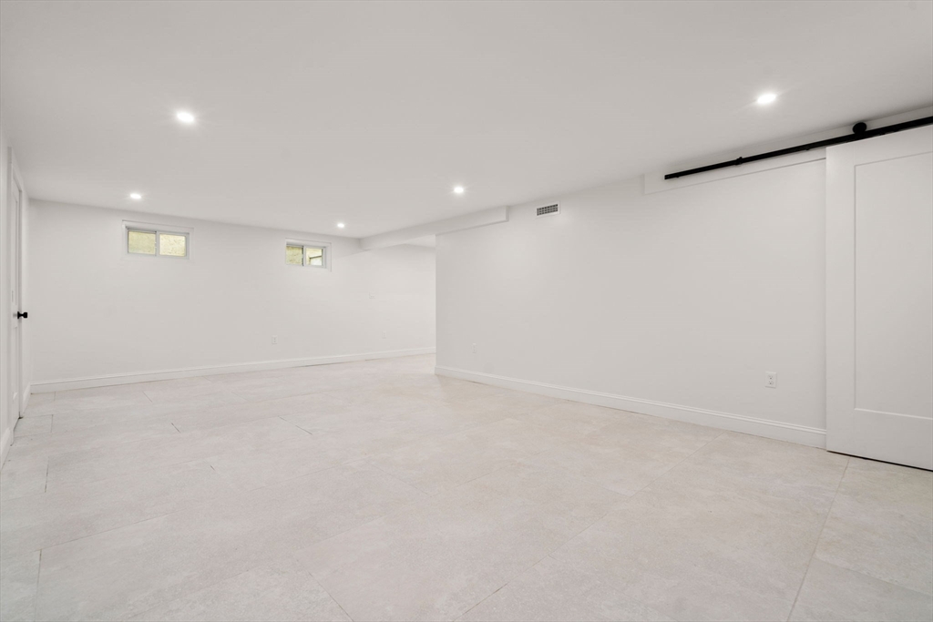 40 Myles Standish Rd