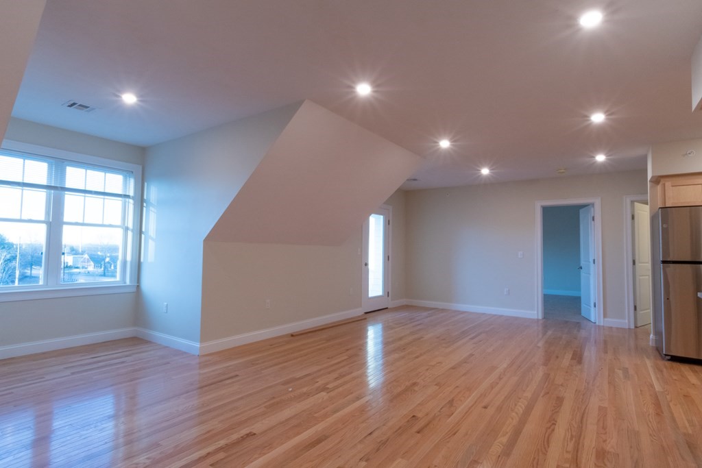 80 North Meadows Road # 302