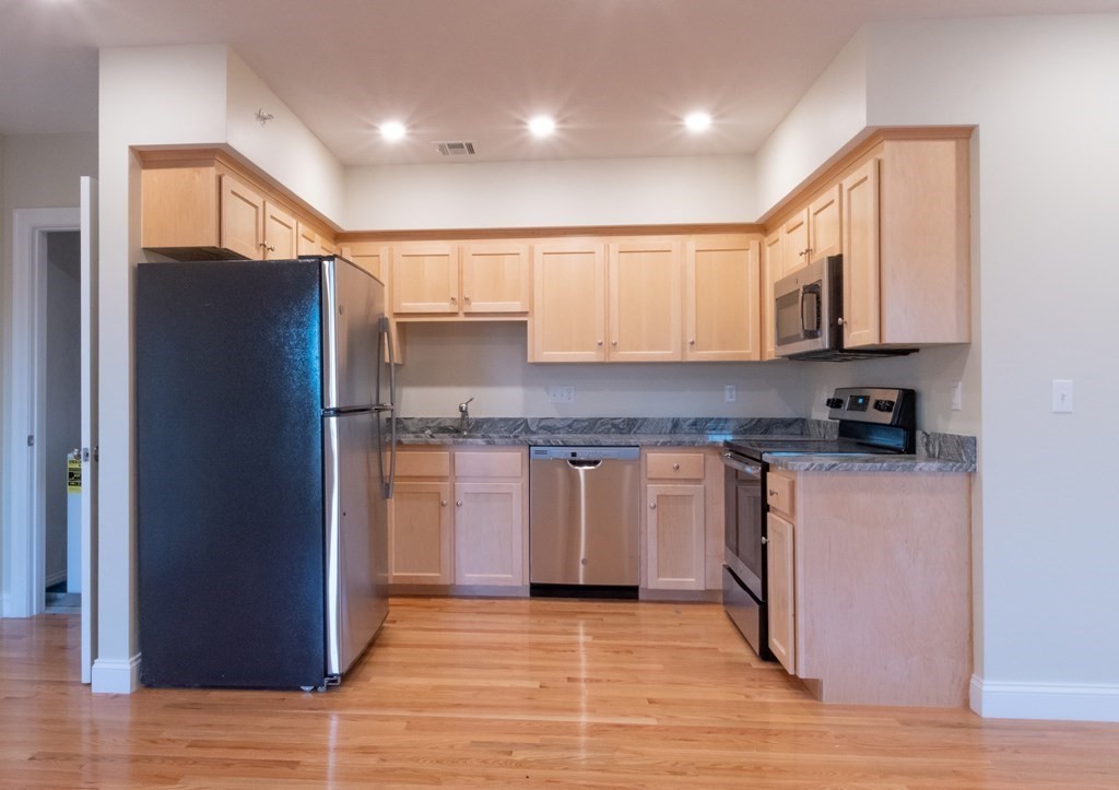 80 North Meadows Road # 302