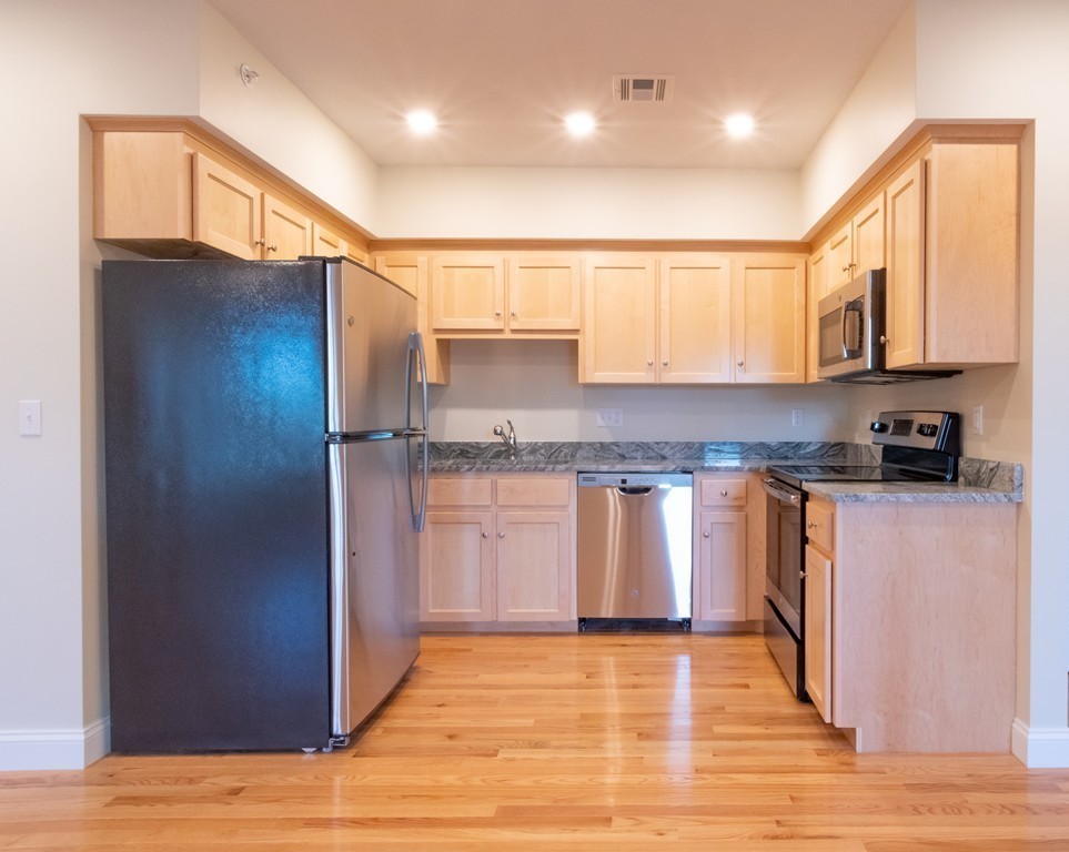 80 North Meadows Road # 304