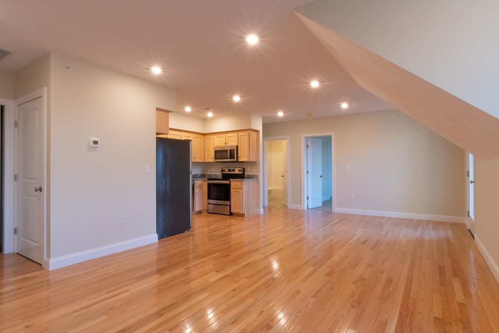 80 North Meadows Road # 304