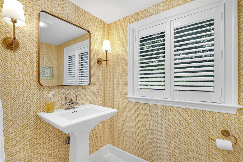 26 Edmunds Road, Wellesley