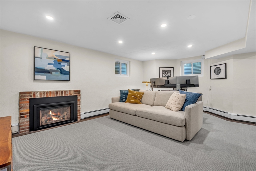 26 Edmunds Road, Wellesley