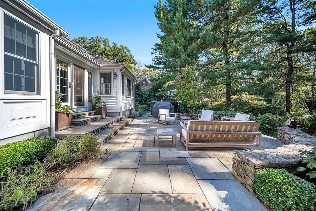 26 Edmunds Road, Wellesley