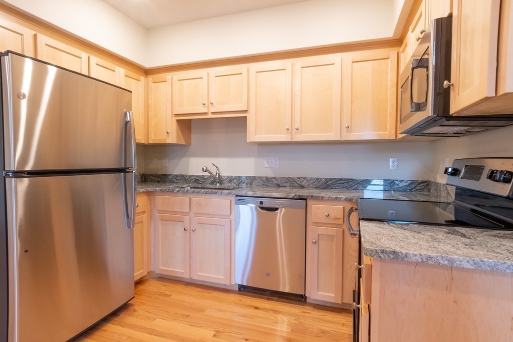 80 North Meadows Road # 304