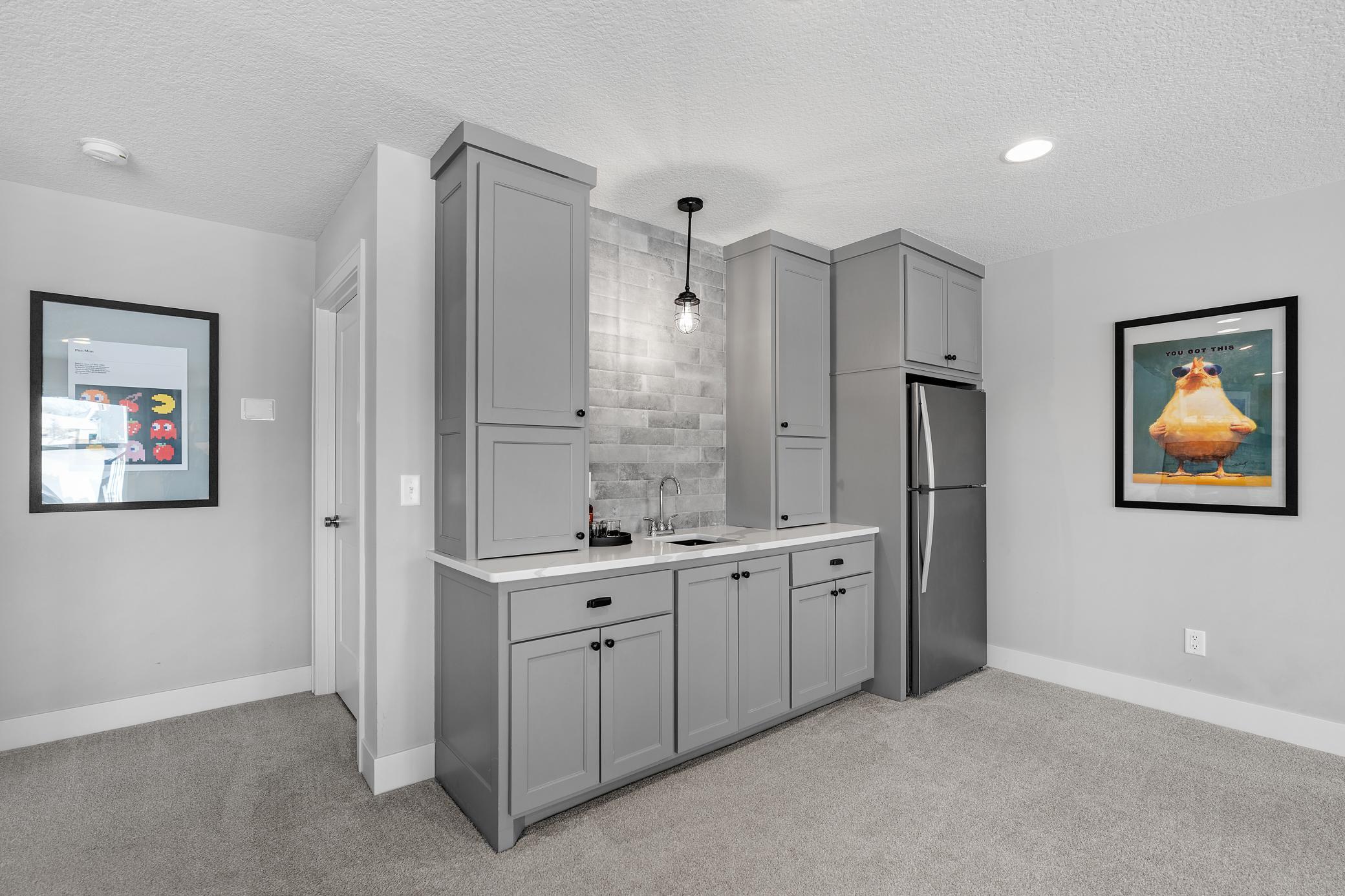 7529 Urbandale Lane N