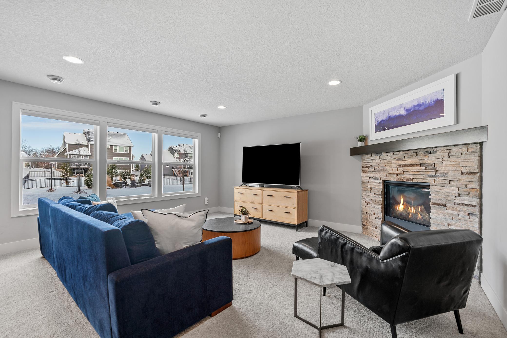 7529 Urbandale Lane N