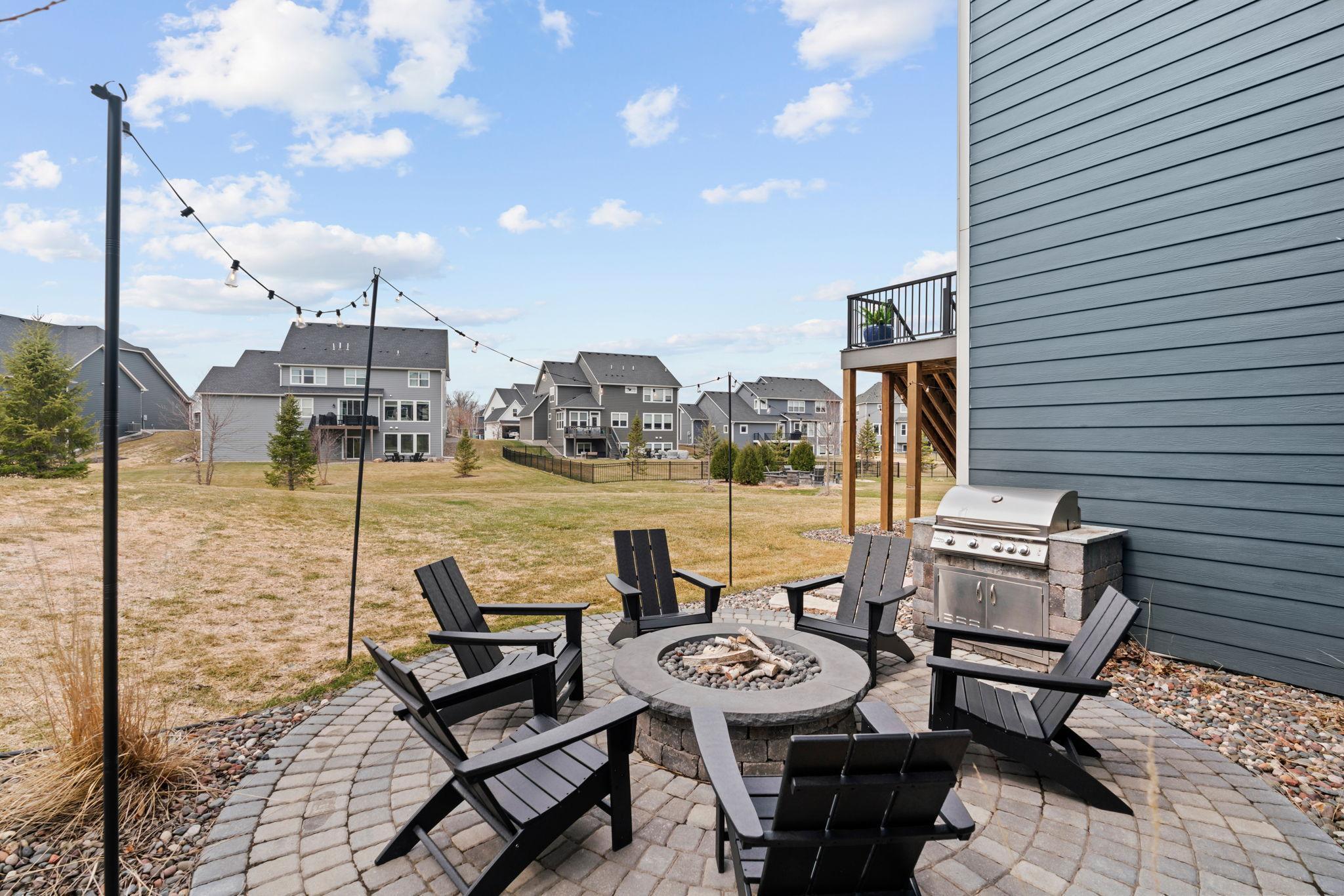 7529 Urbandale Lane N