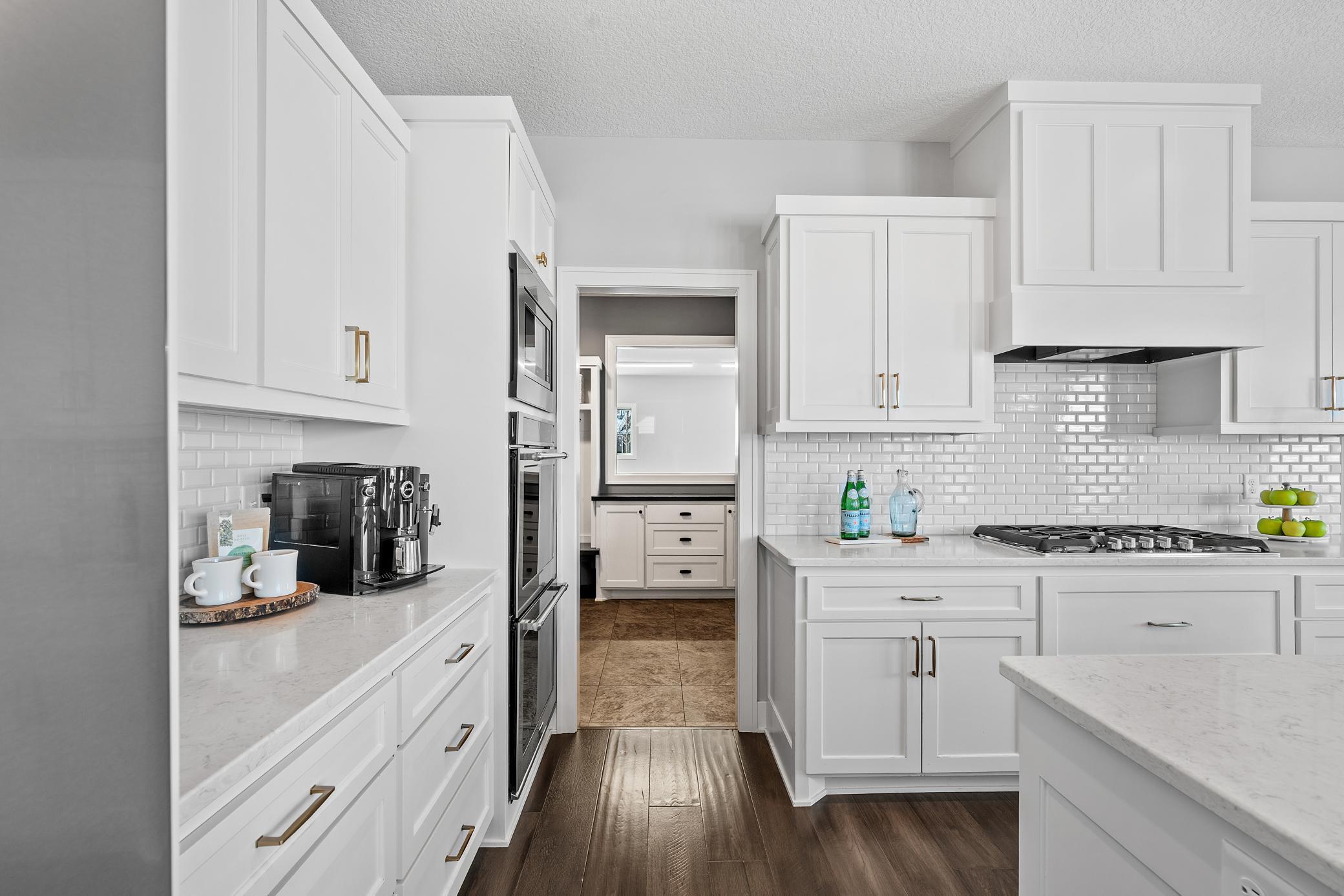 7529 Urbandale Lane N