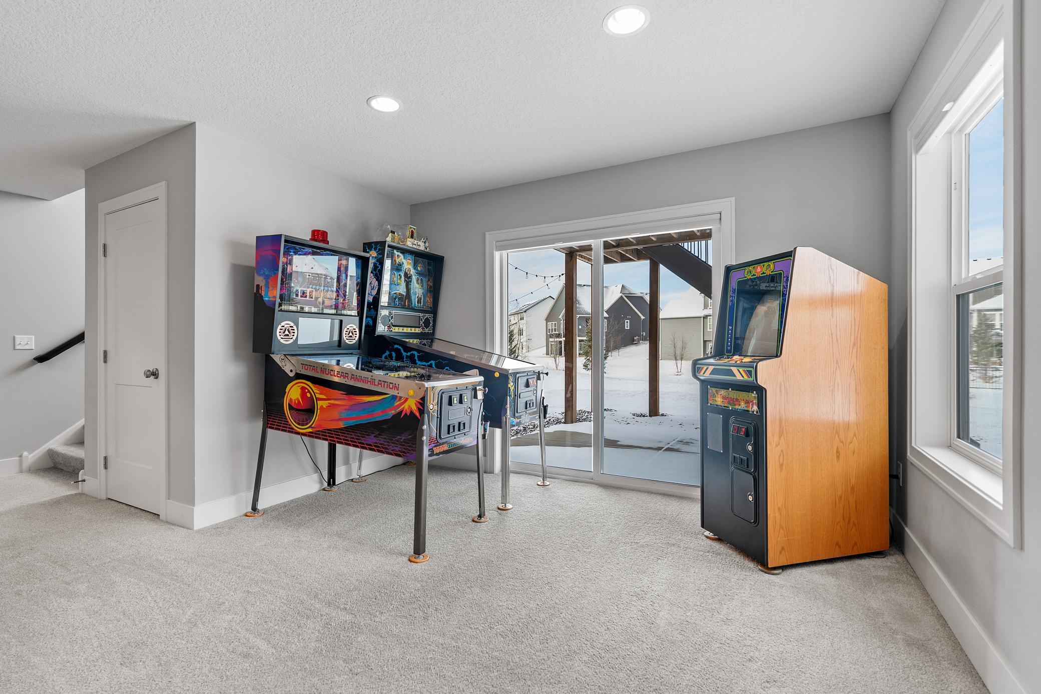 7529 Urbandale Lane N