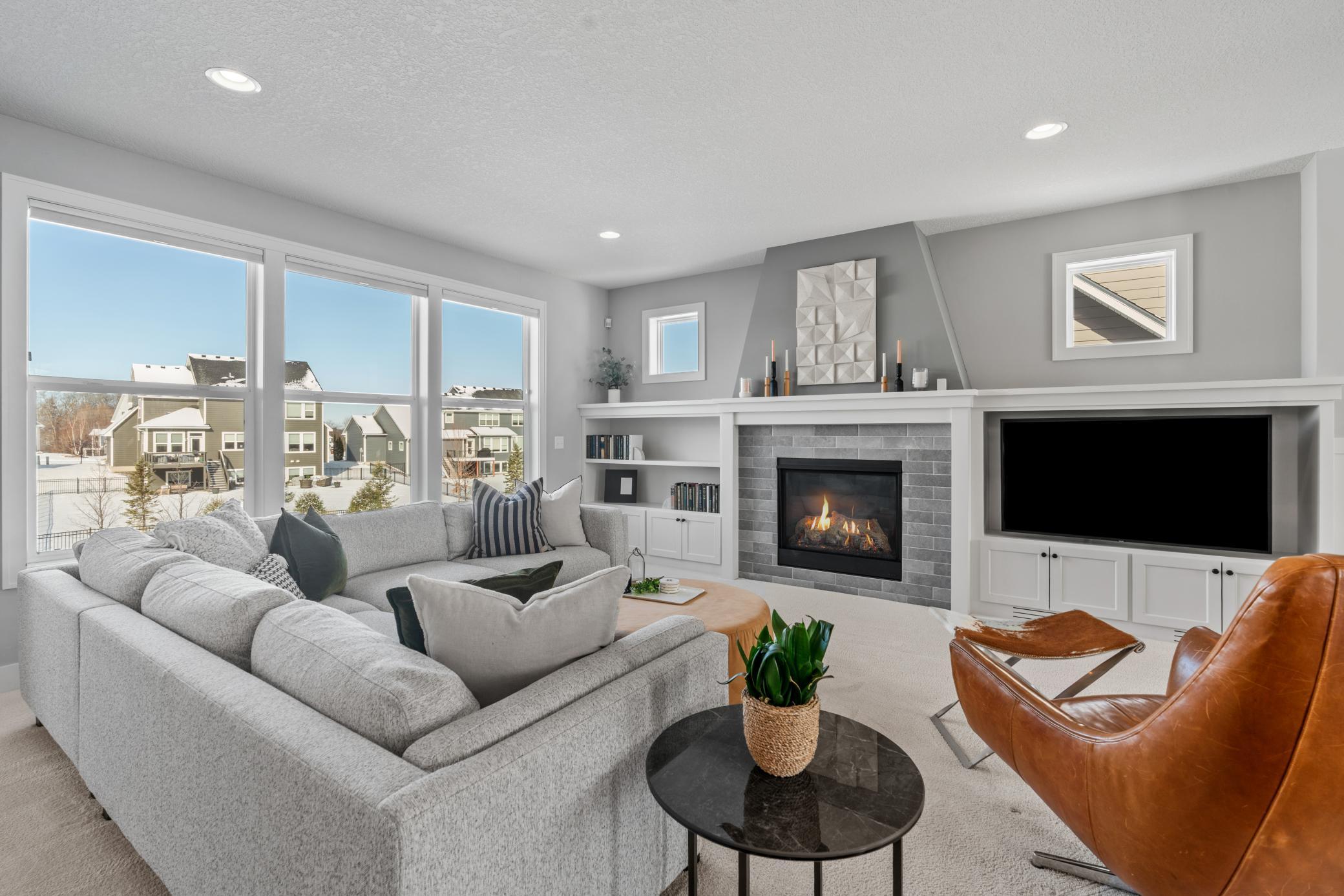 7529 Urbandale Lane N