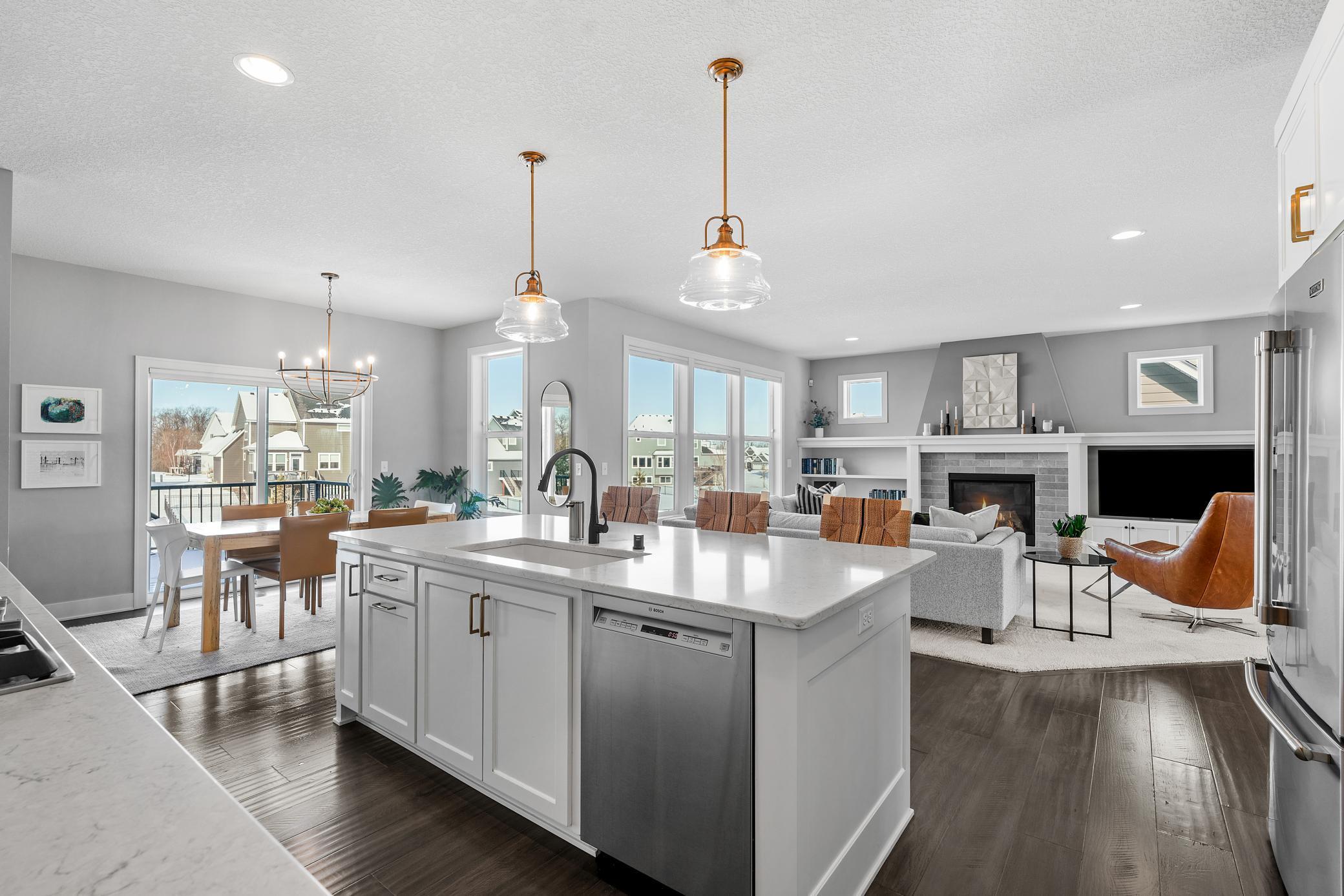 7529 Urbandale Lane N