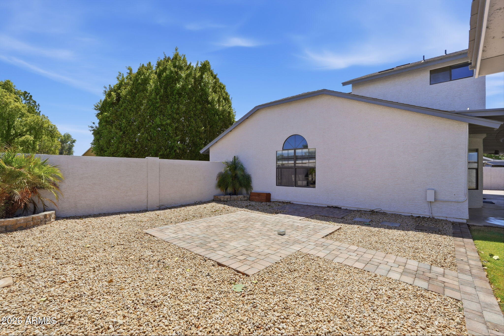 2336 N ROCA