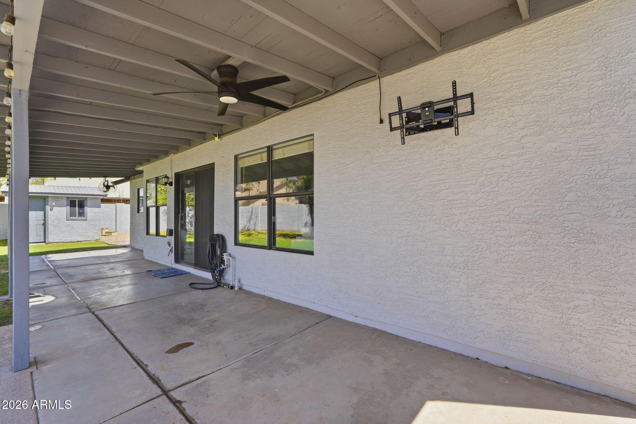 2336 N ROCA