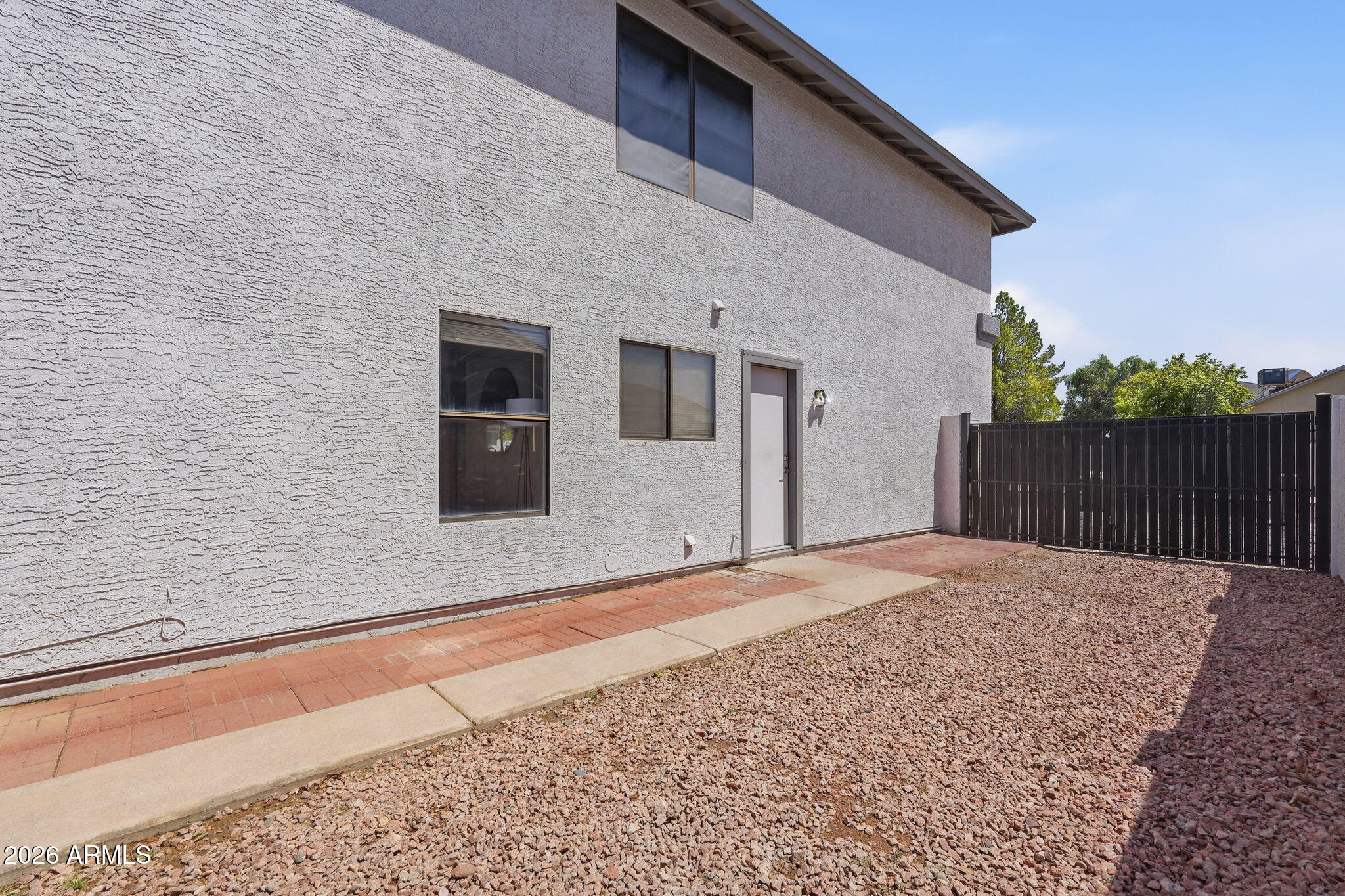 2336 N ROCA
