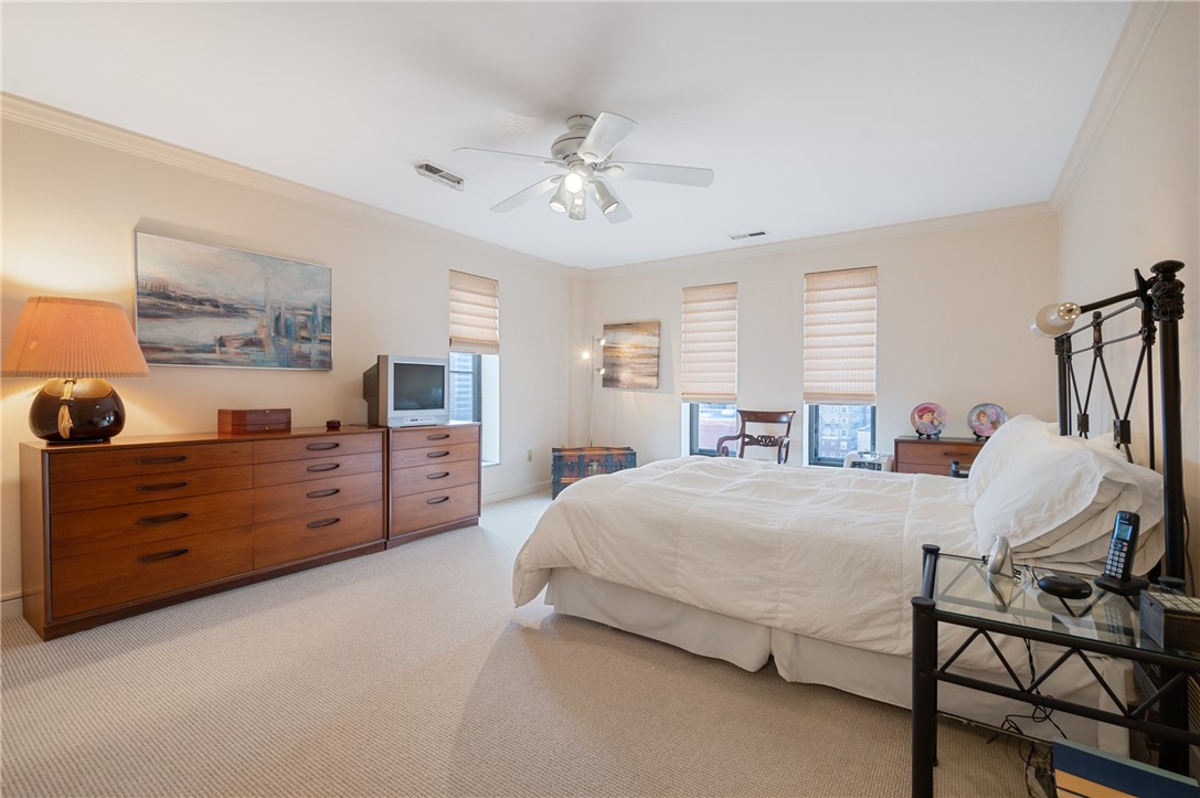 540 N Neville St 707