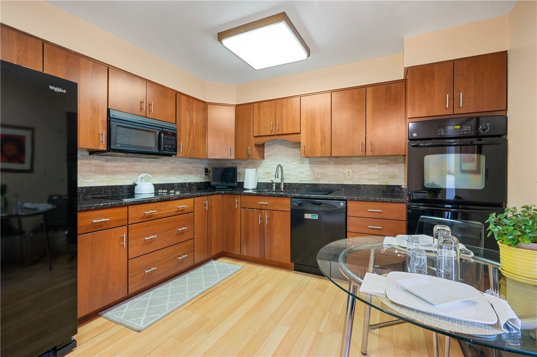 540 N Neville St 707