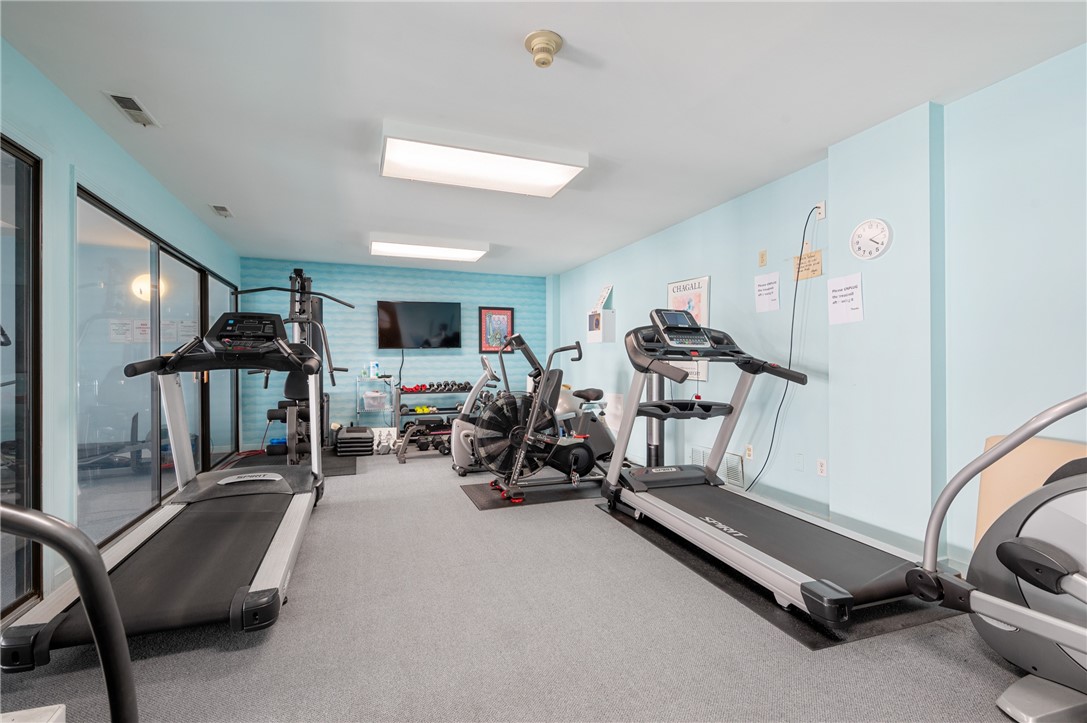 540 N Neville St 707