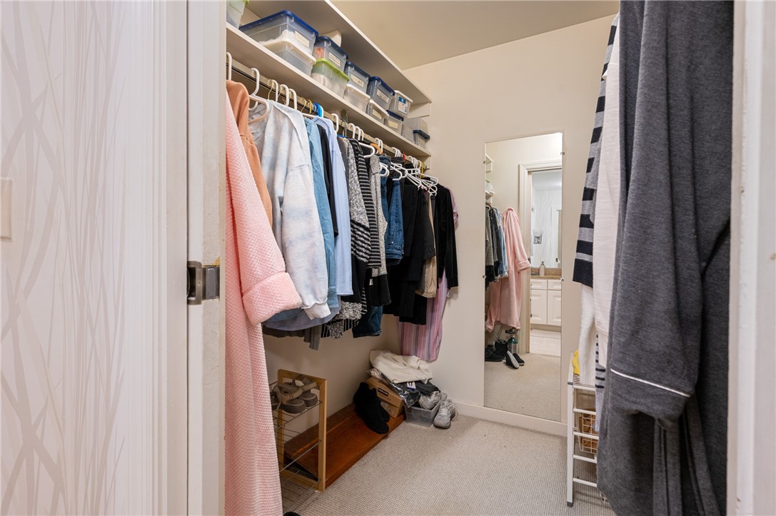 540 N Neville St 707