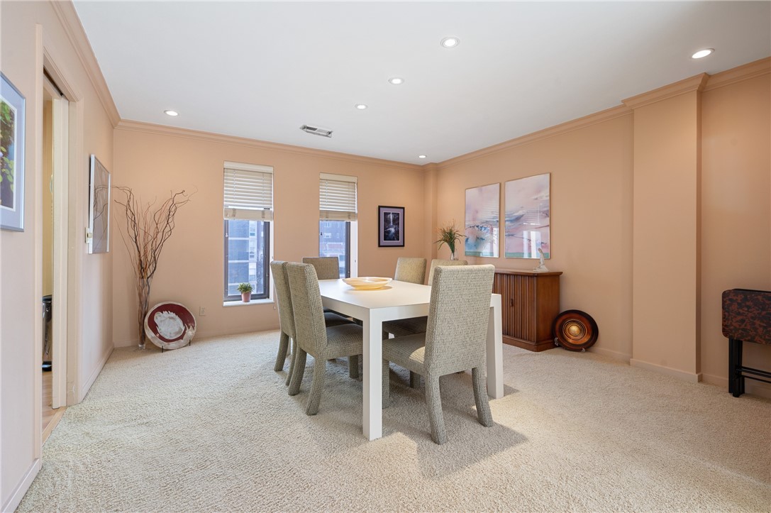 540 N Neville St 707