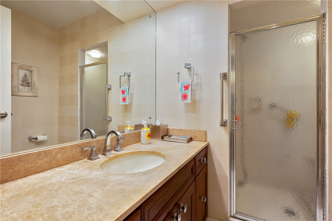 540 N Neville St 707