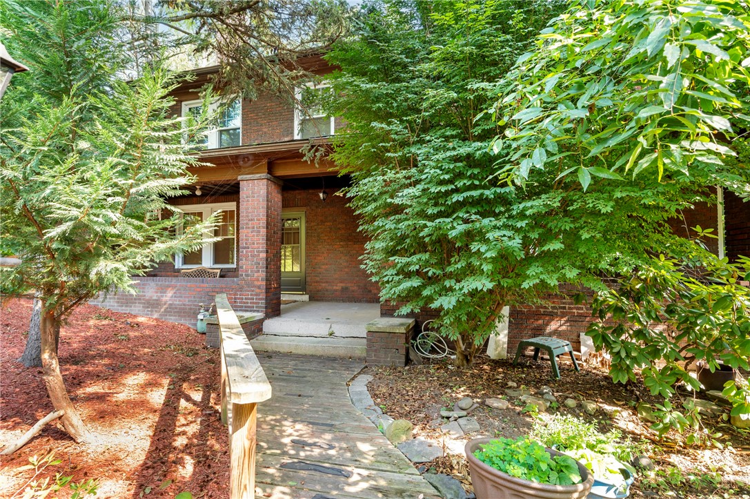 1620 Beechwood Blvd 5