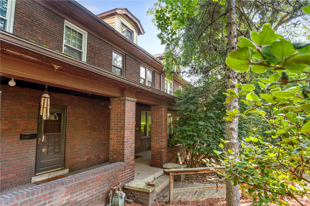 1620 Beechwood Blvd 5