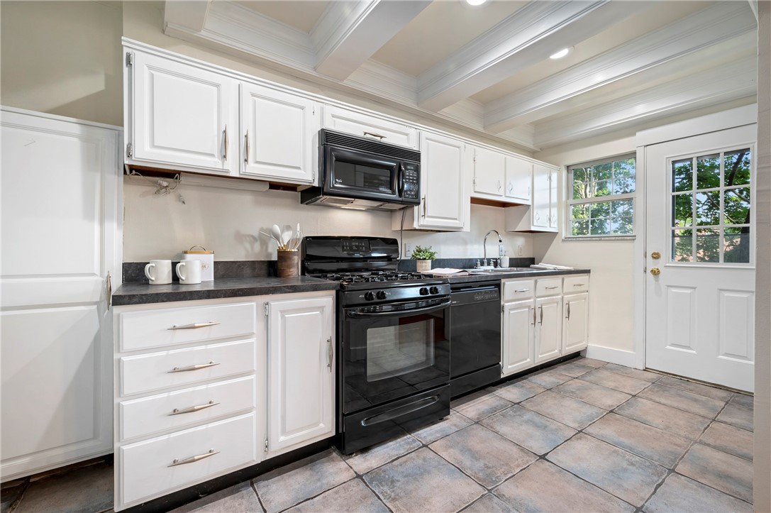 1620 Beechwood Blvd 5