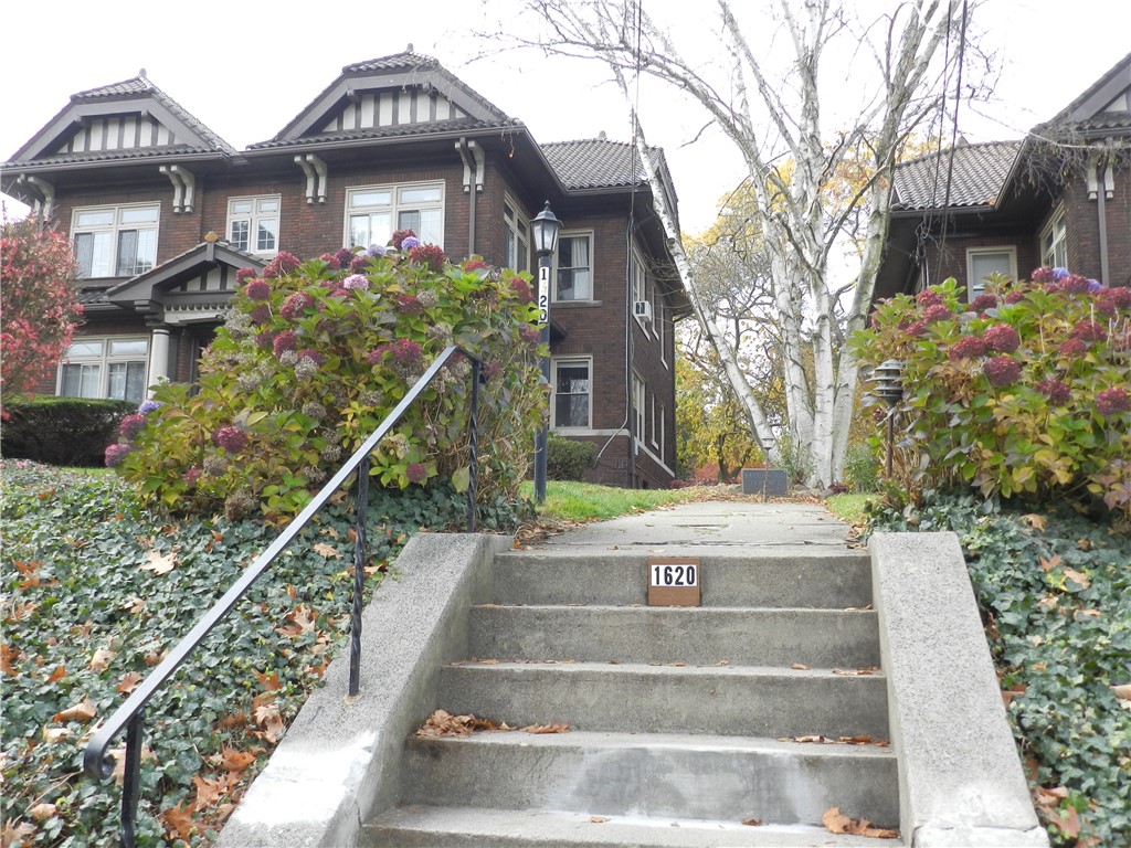 1620 Beechwood Blvd 2