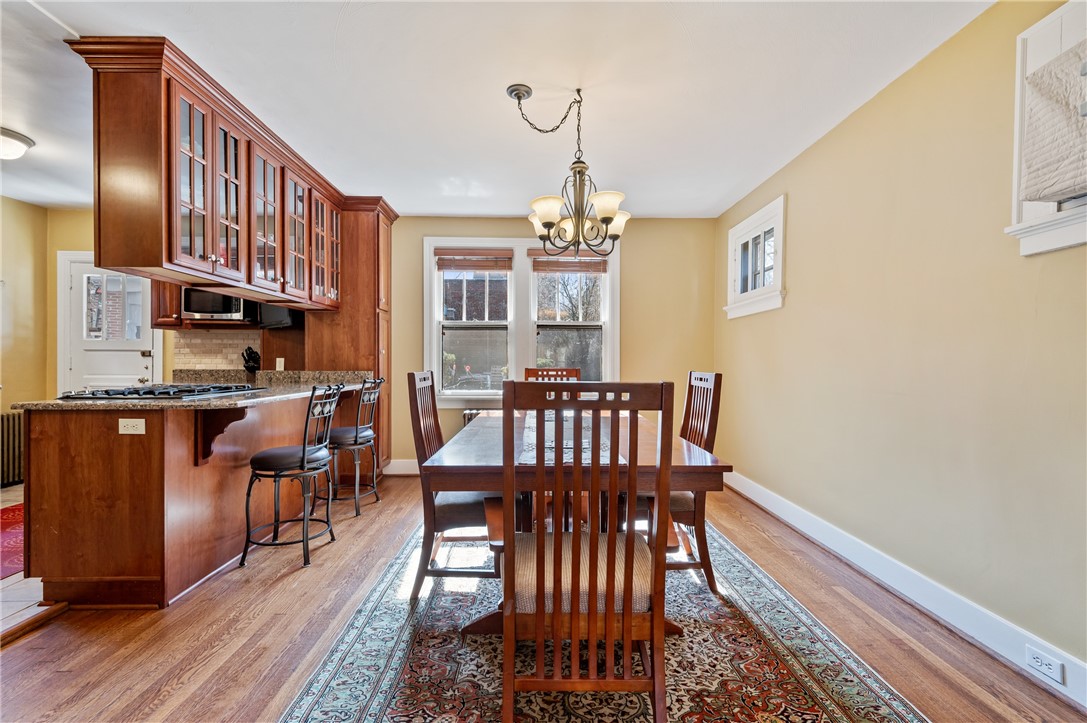 121 W Hutchinson Ave