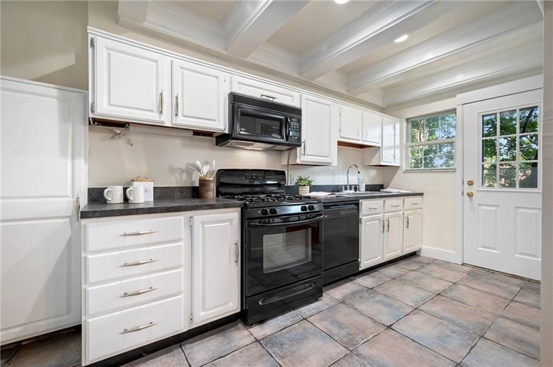 1620 Beechwood Blvd 5