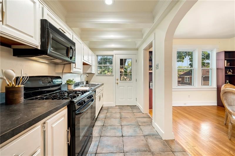 1620 Beechwood Blvd 5