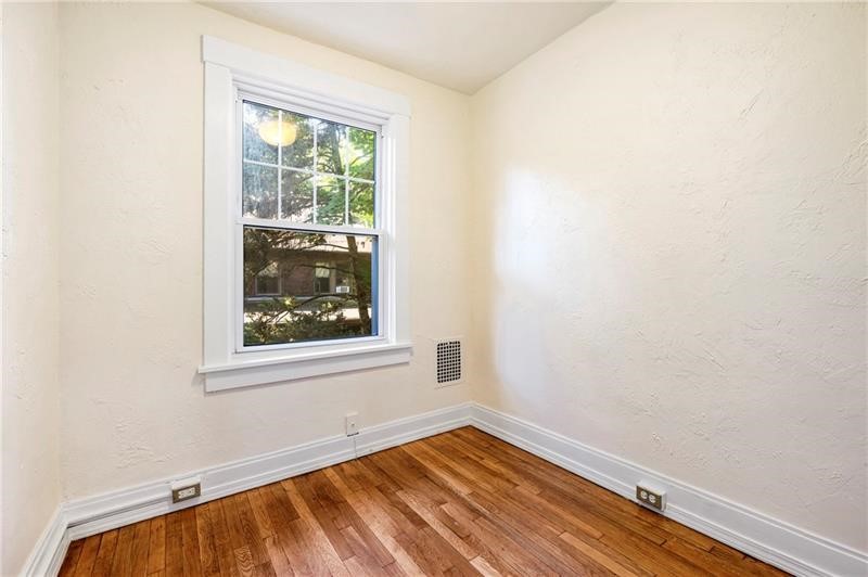 1620 Beechwood Blvd 5