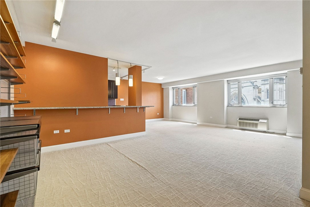 128 N Craig St 802