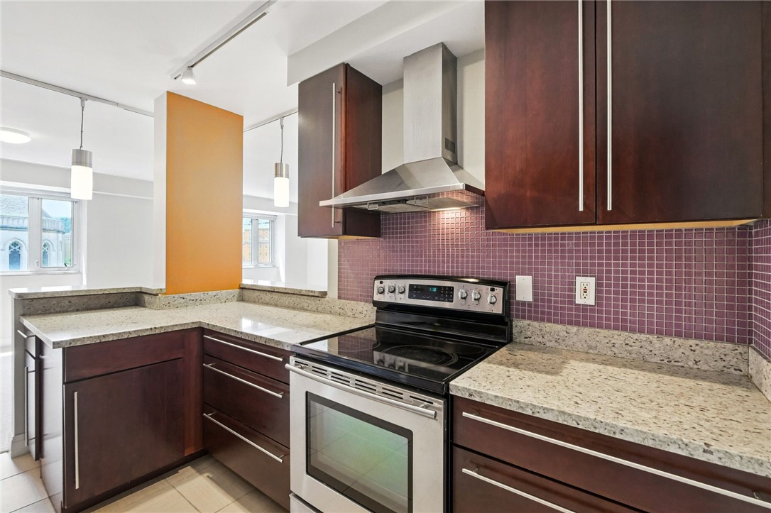 128 N Craig St 802