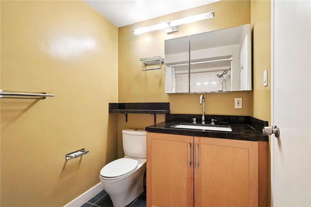 128 N Craig St 802