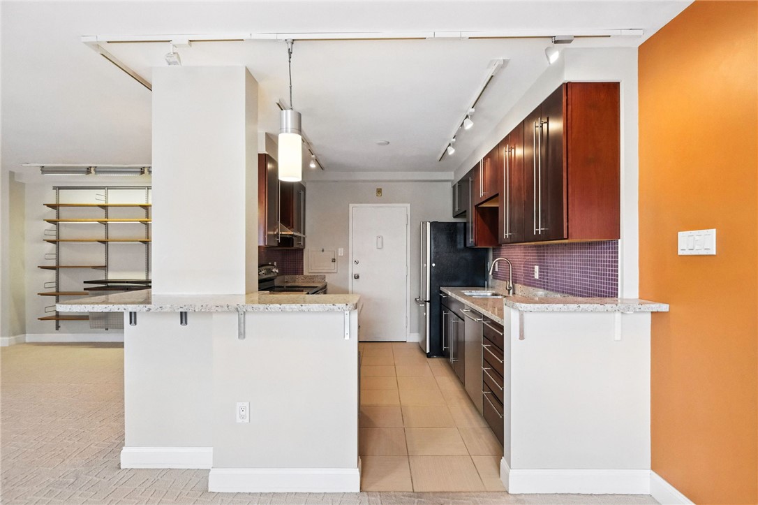 128 N Craig St 802
